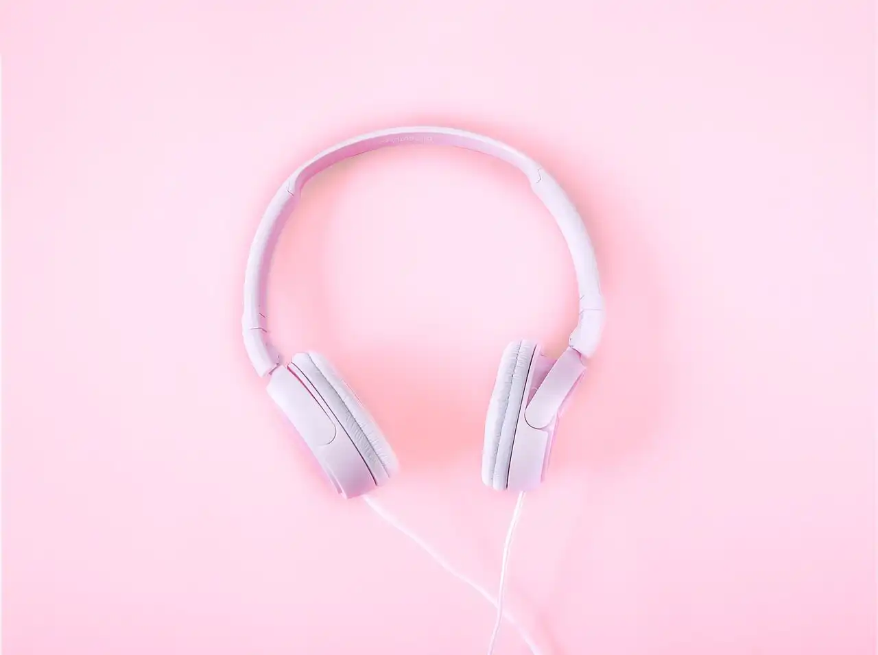 headphones-2592263_1280