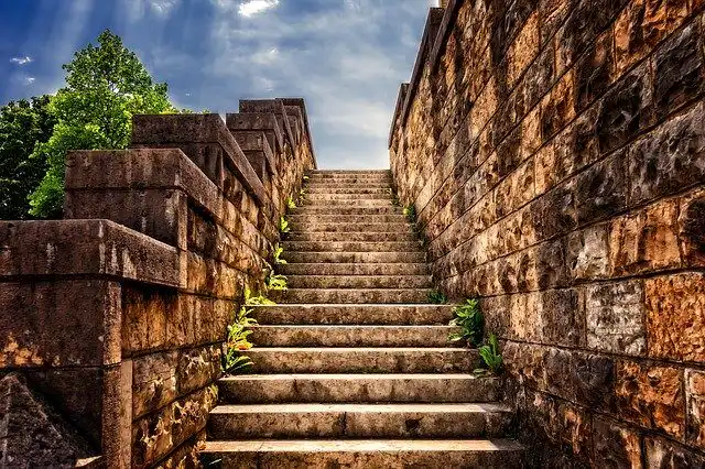 stairs-3614468_640